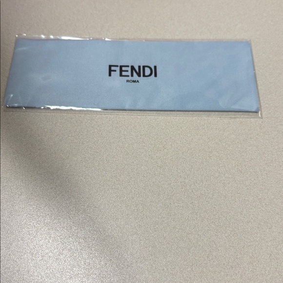 Fendi Scarlet Leather Eyeglass Case w/Cloth - Picture 7 of 8